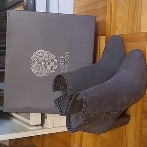 Vince Camuto bootie 🩶 - New with tag!